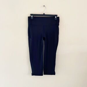 Lululemon Black Capri‎ Legging